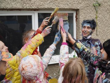 У Луцьку влаштували яскравий мистецький перформанс. ФОТО
