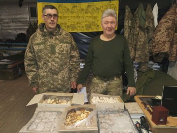 Волинянка випікає «душевне» печиво для захисників 