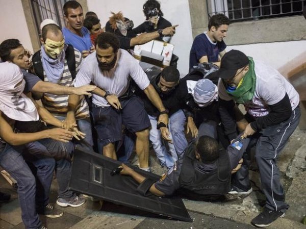 У Бразилії ‒ масові безлади. ФОТО