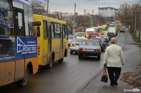вулиця Клима Савура