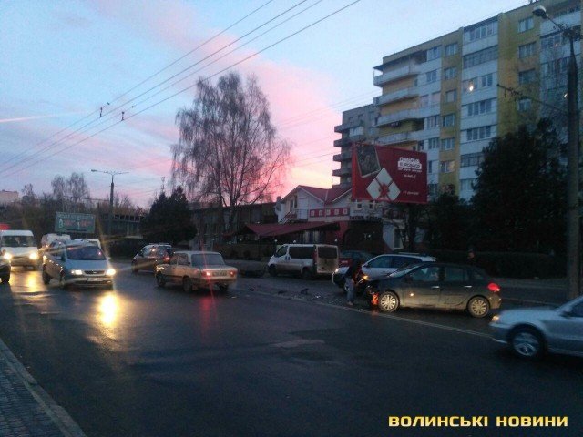 У Луцьку на Відродження  – аварія. ФОТО