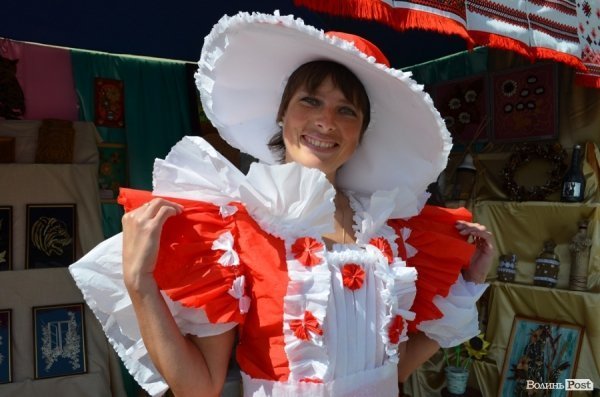 У центрі Луцька – виставка талантів зі всієї області. ФОТО 