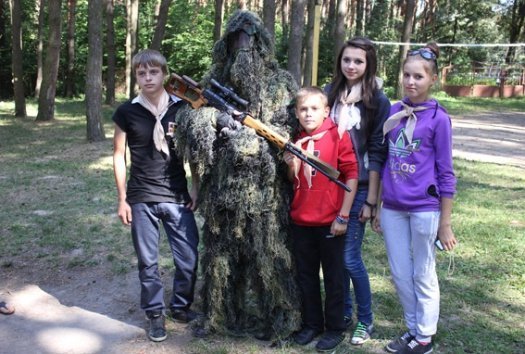 Під Луцьком міліція і козаки розважали дітей. ФОТО