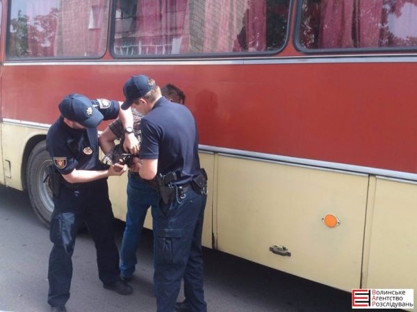 П'яний водій автобуса ледь не спричинив ДТП. ФОТО