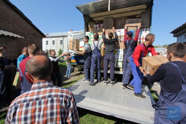 Німецькі меценати передали до Володимира три вантажівки «гуманітарки»