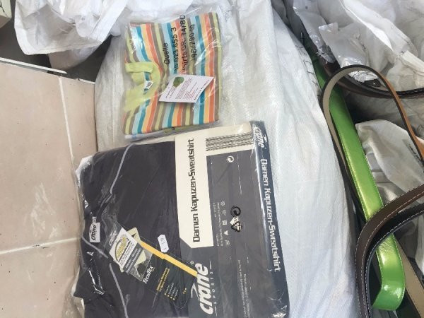 На «Ягодині» виявили контрабандний одяг на 700 тисяч гривень. ФОТО. ВІДЕО