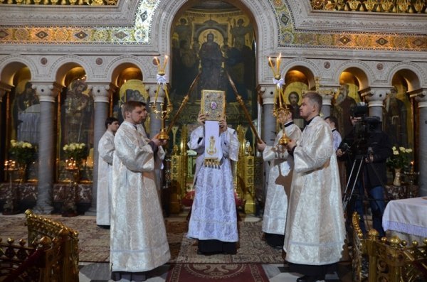 У храмах розпочалися різдвяні богослужіння. ФОТО
