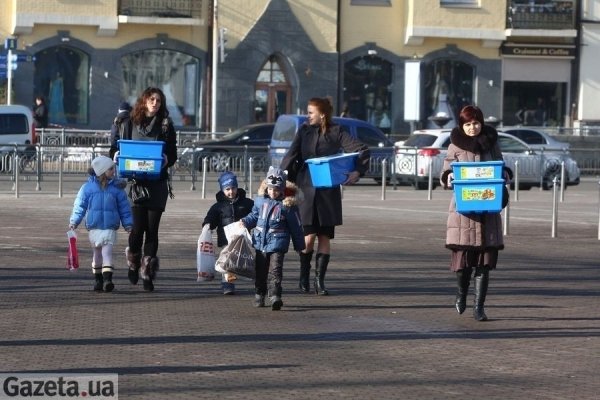 Як охороняли Януковича під час дитячої виставки у Києві. ФОТО. ВІДЕО