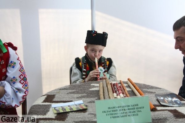 Як охороняли Януковича під час дитячої виставки у Києві. ФОТО. ВІДЕО