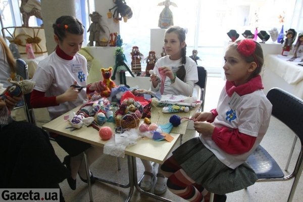 Як охороняли Януковича під час дитячої виставки у Києві. ФОТО. ВІДЕО