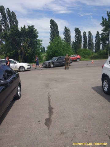 У Луцьку Mercedes зіткнувся із Daewoo Lanos. ФОТО. ВІДЕО