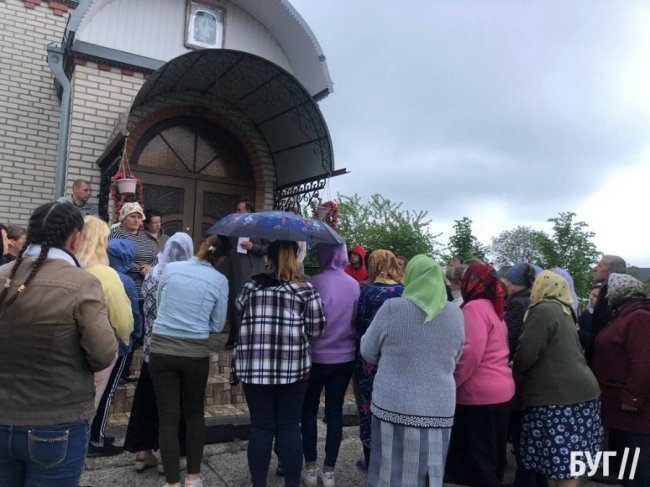 Громада на Волині хоче повернутися до Московського патріархату, бо священник передумав. ФОТО