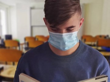 Скільки учнів та вчителів на Волині наразі хворіють на коронавірус