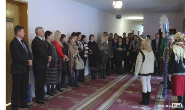 До Нововолинської міської ради завітали перебиранці. ФОТО