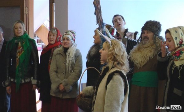 До Нововолинської міської ради завітали перебиранці. ФОТО