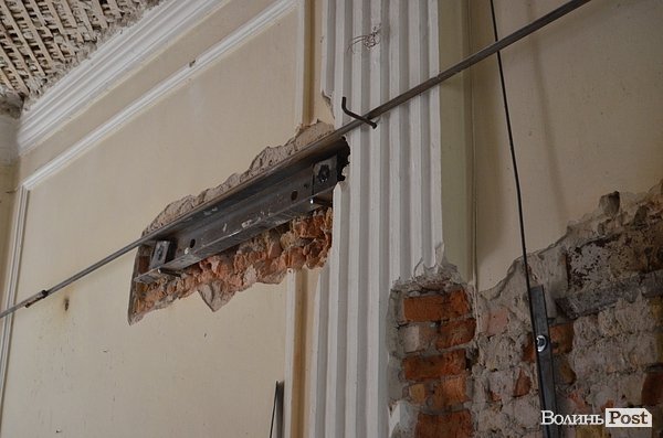 Будинок культури у Вересневому хочуть відкрити у серпні. ФОТО