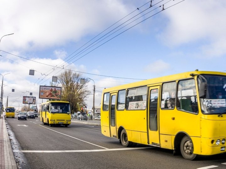 Масово дорожчає пальне: що буде з цінами на проїзд у маршрутках Луцька