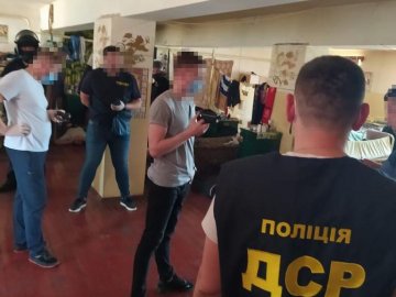 На Волині двоє засуджених постачали наркотики до виправної колонії 