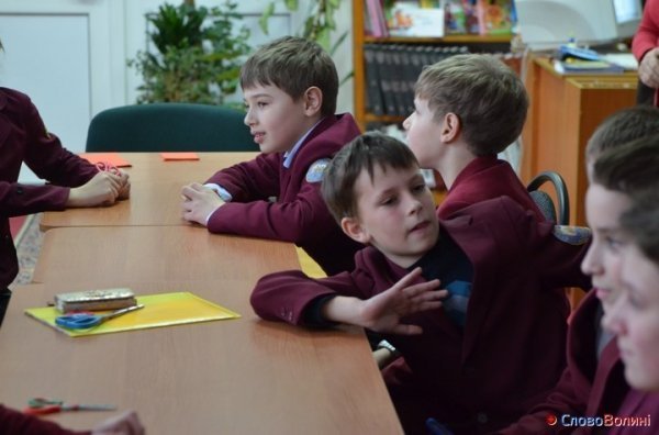 У Луцьку навчали робити валентинки. ФОТО