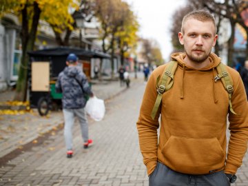 «Ми ще побуваємо у звільненому Маріуполі»: волинянин розповів про оборону міста, полон та повернення додому