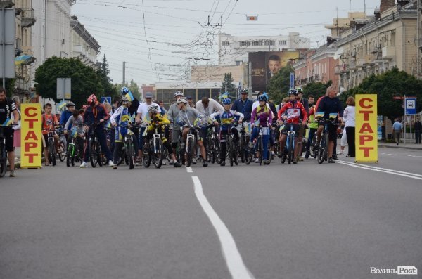 У Луцьку - патріотичний велопробіг. ФОТОРЕПОРТАЖ