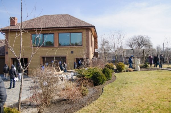 Екскурсія маєтком регіонала Олійника. ФОТО