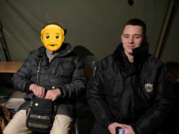 У місті на Волині патрульні допомогли 82-річному дідусеві, який загубився