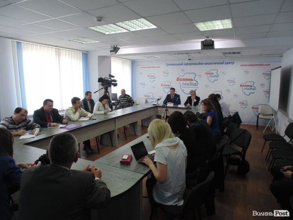 Олігархи можуть перетворити Україну на удільні князівства, - Тягнибок у Луцьку