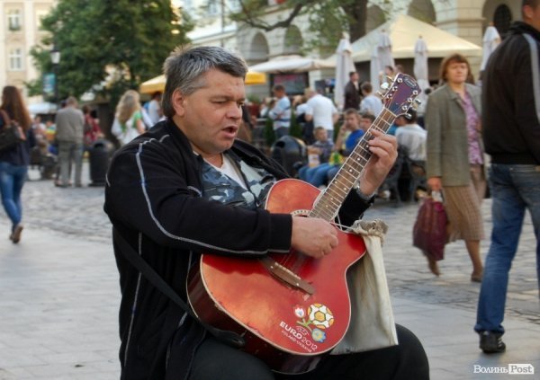Як у Львові вболівали за Україну в матчі з Францією. ФОТО