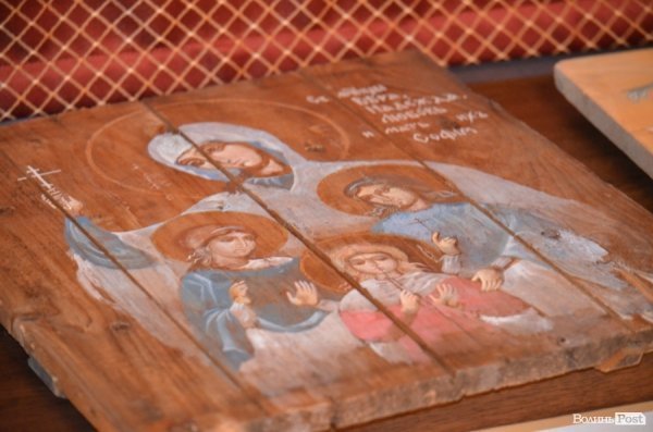 У Луцьку продавали ікони на потреби вояків АТО. ФОТО