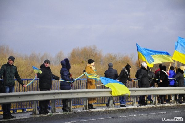 Євроланцюг за 50 кілометрів від Луцька. ФОТО. ВІДЕО