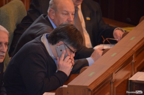 Сесія Волиньради: годинники, гаджети та «Однокласники». ФОТО