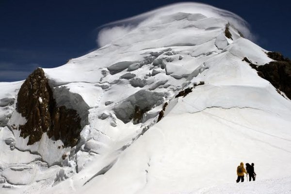 Луцький альпініст піднявся на найвищу та найскладнішу вершину Європи. ФОТО