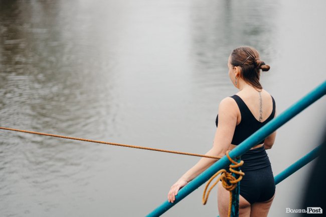 Водохреще у Луцьку: освячення води в річці Стир та занурення лучан. ФОТОРЕПОРТАЖ