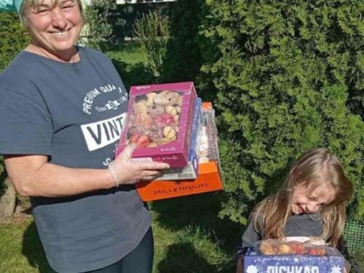 У її випічці – тривога, надія і любов: волонтерка з Волині готує смаколики для воїнів