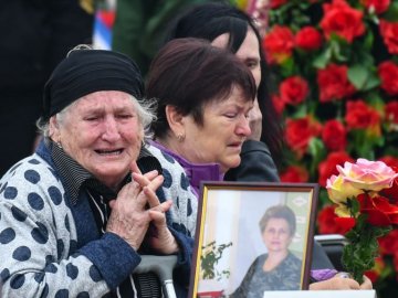 У Керчі прощаються з жертвами масового вбивства