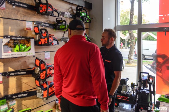 Зі знижками, акціями і розіграшем: у Луцьку – святкове відкриття фірмового магазину інструментів «Dnipro М». ФОТО* 