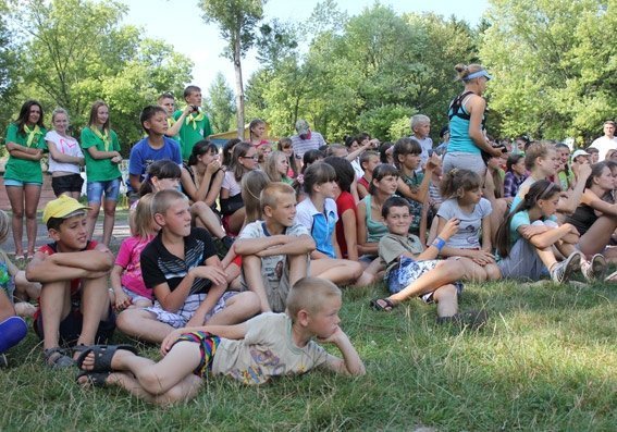 «Беркутівці» влаштували шоу в дитячому таборі. ФОТО