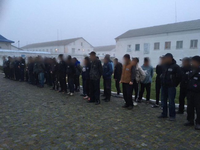 Шахраї видурили у понад 20 волинян мільйон гривень: у декількох областях проводяться обшуки