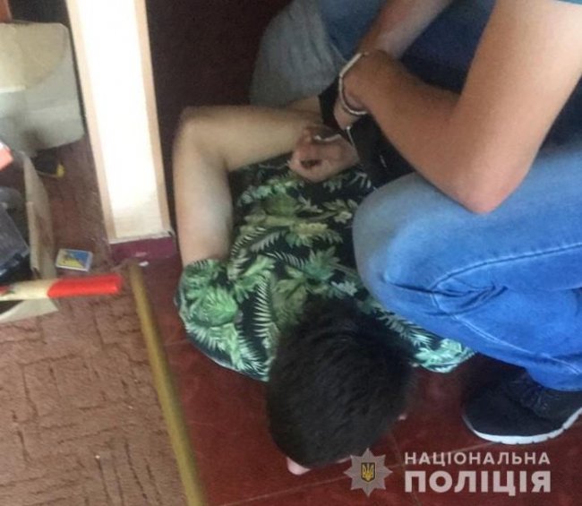 Затримали трьох молодиків, які займались збутом психотропів у Луцьку. ФОТО