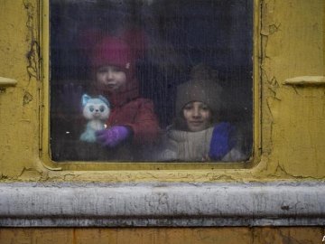 Україна намагається повернути 32 депортованих до РФ дітей, на яких чекають батьки