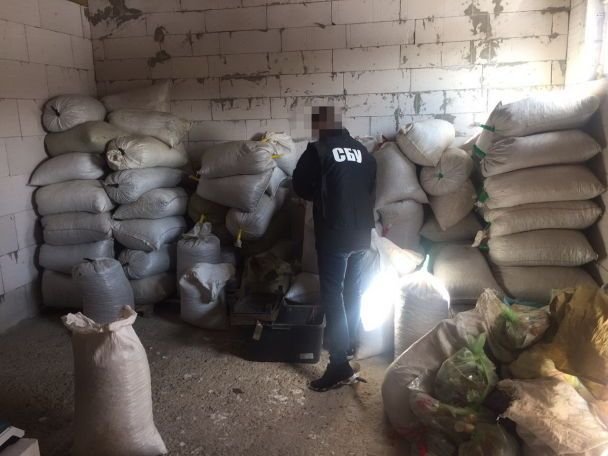 На Житомирщині СБУ вилучила понад 3 тонни бурштину. ФОТО