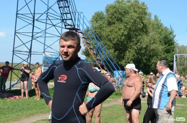 Нардеп переплив Світязь. ФОТО