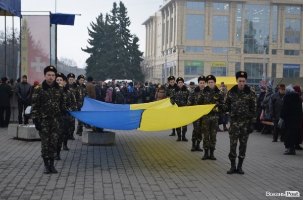 У Луцьку вшанували пам'ять жертв голодоморів. ФОТО