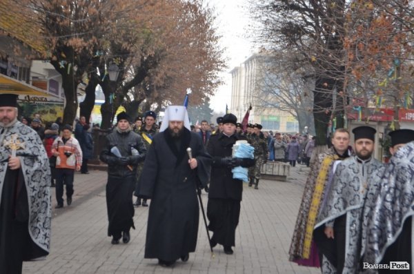 У Луцьку вшанували пам'ять жертв голодоморів. ФОТО