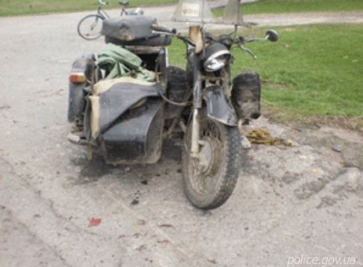 Пенсіонер на мотоциклі влетів у «Жигулі»