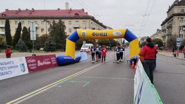 На перших в Україні вуличних змаганнях з літнього біатлону волиняни – у трійці кращих
