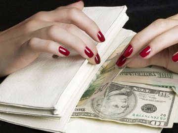 На Волині 29-річна шахрайка декілька років видурювала гроші у людей через  «Facebook» 