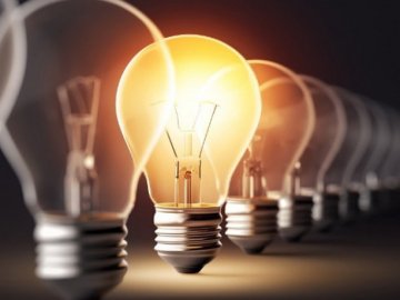Чому українцям іноді світло вимикають не за графіком