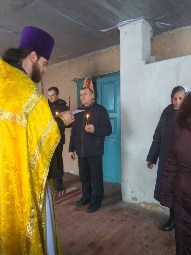 В селі на Волині ті, хто «не схотів йти в «нову церкву», моляться в старій хатинці. ФОТО